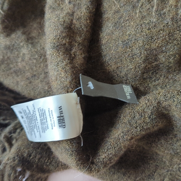 Wilfred Free Fei Fei Alpaca sweater vest. - Picture 7 of 7
